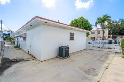 201 NW 14th Ave, Miami, FL 33125 - Photo 5