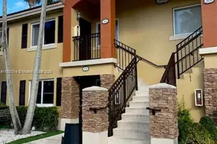 935 NE 34th Ave, Homestead, FL 33033 - Photo 1