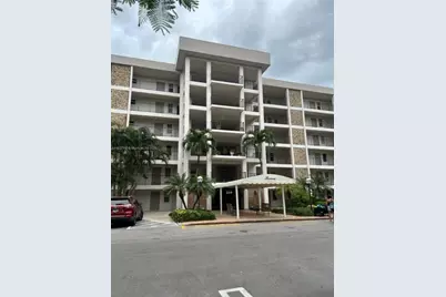 2801 N Palm Aire Dr #607, Pompano Beach, FL 33069 - Photo 1