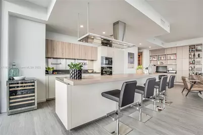 1000 Brickell Plz #PH6002, Miami, FL 33131 - Photo 1