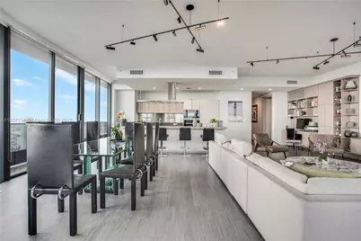 1000 Brickell Plz #PH6002, Miami, FL 33131 - Photo 5