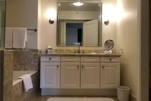 1435 Brickell Ave, Miami, FL 33131 - Photo 7