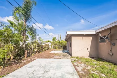 5640 NW 13th Ct, Lauderhill, FL 33313 - Photo 25