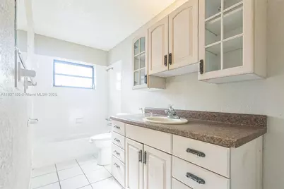 5640 NW 13th Ct, Lauderhill, FL 33313 - Photo 15