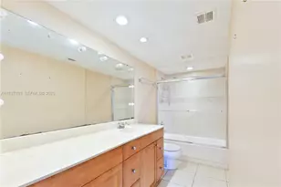 20379 W Country Club Dr, Aventura, FL 33180 - Photo 15