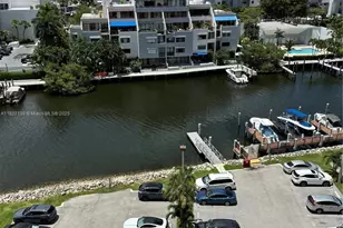 400 Kings Point Dr, Sunny Isles Beach, FL 33160 - Photo 17