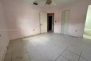 10060 SW 4th St, Sweetwater, FL 33174 - Photo 9