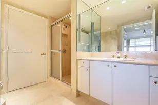 7000 Island Blvd, Aventura, FL 33160 - Photo 5