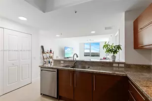 2681 N Flamingo Rd, Sunrise, FL 33323 - Photo 9
