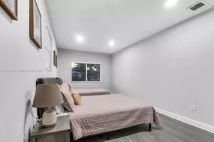 809 E Glen Oak, Clearwater, FL 33759 - Photo 9