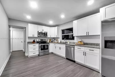 809 E Glen Oak, Clearwater, FL 33759 - Photo 21
