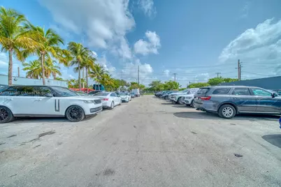 Premier Turnkey Bodyshop For Sale in Hollywood, Hollywood, FL 33020 - Photo 9