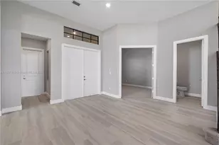 9065 W Parkland Bay Trl, Parkland, FL 33076 - Photo 7