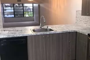 1715 Whitehall Dr, Davie, FL 33324 - Photo 5