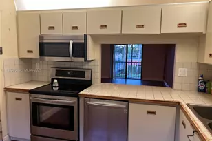 9850 Hammocks Blvd, Miami, FL 33196 - Photo 7