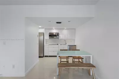 1390 Ocean Dr #504, Miami Beach, FL 33139 - Photo 9