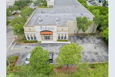 10405 NW 37th Ter, Doral, FL 33178 - Photo 17