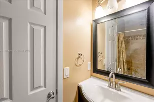 3024 S Oakland Forest Dr, Oakland Park, FL 33309 - Photo 15