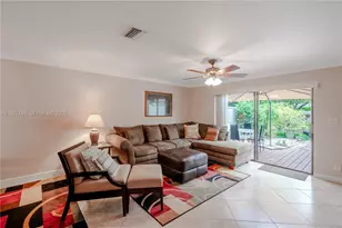 3024 S Oakland Forest Dr, Oakland Park, FL 33309 - Photo 3
