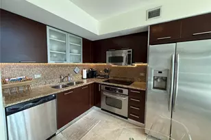 41 SE 5th St, Miami, FL 33131 - Photo 7