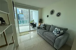 41 SE 5th St, Miami, FL 33131 - Photo 13