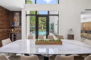 7621 SW 59th Ct, South Miami, FL 33143 - Photo 9