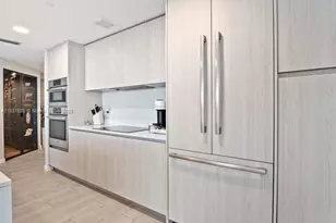 488 NE 18th St, Miami, FL 33132 - Photo 17