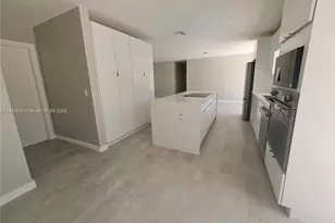 221 SW 53rd Ave, Plantation, FL 33317 - Photo 23