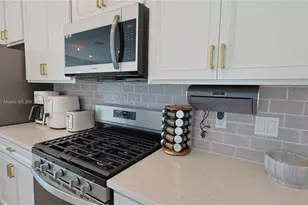 4468 Spruce Ln, Oakland Park, FL 33309 - Photo 9