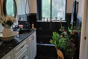 1022 NW 105th Ave, Plantation, FL 33322 - Photo 9