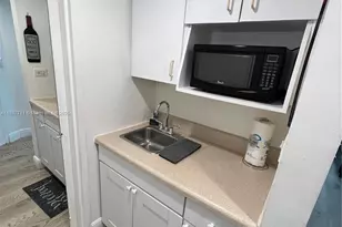 5445 Collins Ave, Miami Beach, FL 33140 - Photo 9