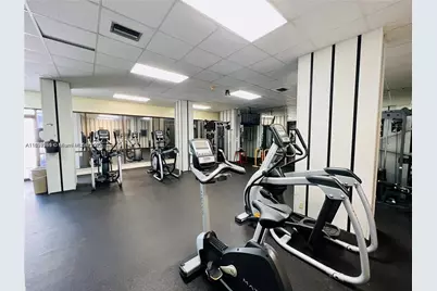 2780 NE 183rd St #2015, Aventura, FL 33160 - Photo 21