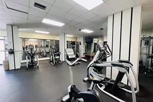 2780 NE 183rd St, Aventura, FL 33160 - Photo 21