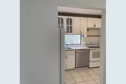 17011 N Bay Rd #406, Sunny Isles Beach, FL 33160 - Photo 3