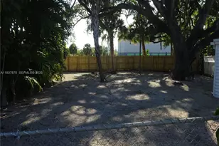 1538 NE 131st Ln, North Miami, FL 33161 - Photo 15