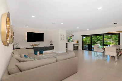 9865 SW 16th St, Miami, FL 33165 - Photo 1