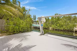 547 Heck, Torch Key, FL 33042 - Photo 3