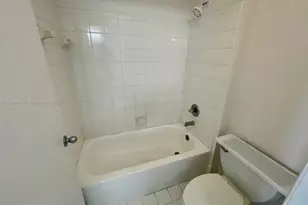 6984 SW 39th St, Davie, FL 33314 - Photo 11