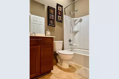 8800 NW 107th Ct #202, Doral, FL 33178 - Photo 27