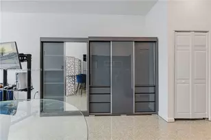 253 NE 2nd St, Miami, FL 33132 - Photo 15