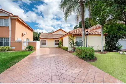 4725 NW 103rd Ct, Doral, FL 33178 - Photo 1