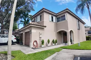 9715 NW 23rd Ct, Pembroke Pines, FL 33024 - Photo 3