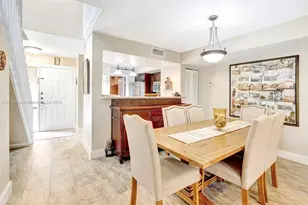 9715 NW 23rd Ct, Pembroke Pines, FL 33024 - Photo 7