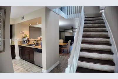 9715 NW 23rd Ct, Pembroke Pines, FL 33024 - Photo 19