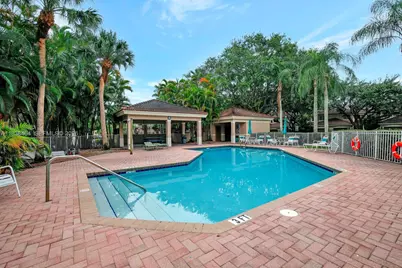 9715 NW 23rd Ct, Pembroke Pines, FL 33024 - Photo 11