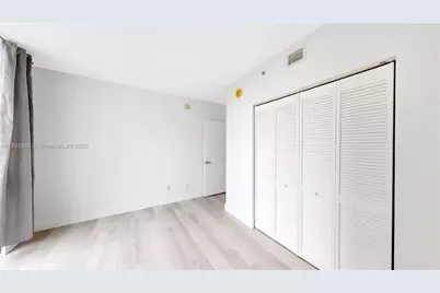 325 S Biscayne Blvd #2226, Miami, FL 33131 - Photo 9