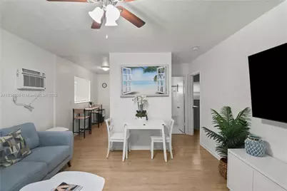 717 SW 13th Ave #1, Fort Lauderdale, FL 33312 - Photo 1