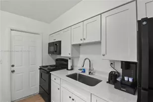 717 SW 13th Ave, Fort Lauderdale, FL 33312 - Photo 3