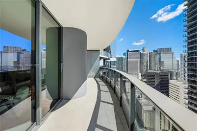 1000 Brickell Plz #2805, Miami, FL 33131 - Photo 17
