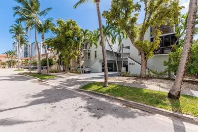 3862 NE 171st St #B, North Miami Beach, FL 33160 - Photo 3